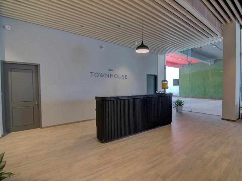 Townhouse Sector 49 Near Logix City Centre Noida Dış mekan fotoğraf