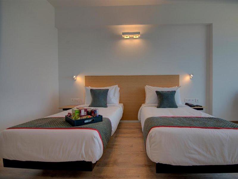 Townhouse Sector 49 Near Logix City Centre Noida Dış mekan fotoğraf