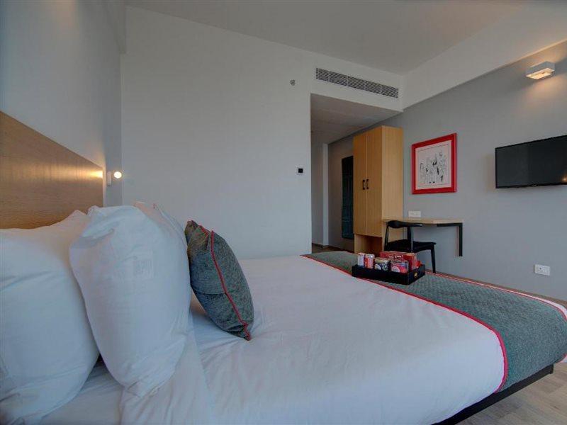 Townhouse Sector 49 Near Logix City Centre Noida Dış mekan fotoğraf