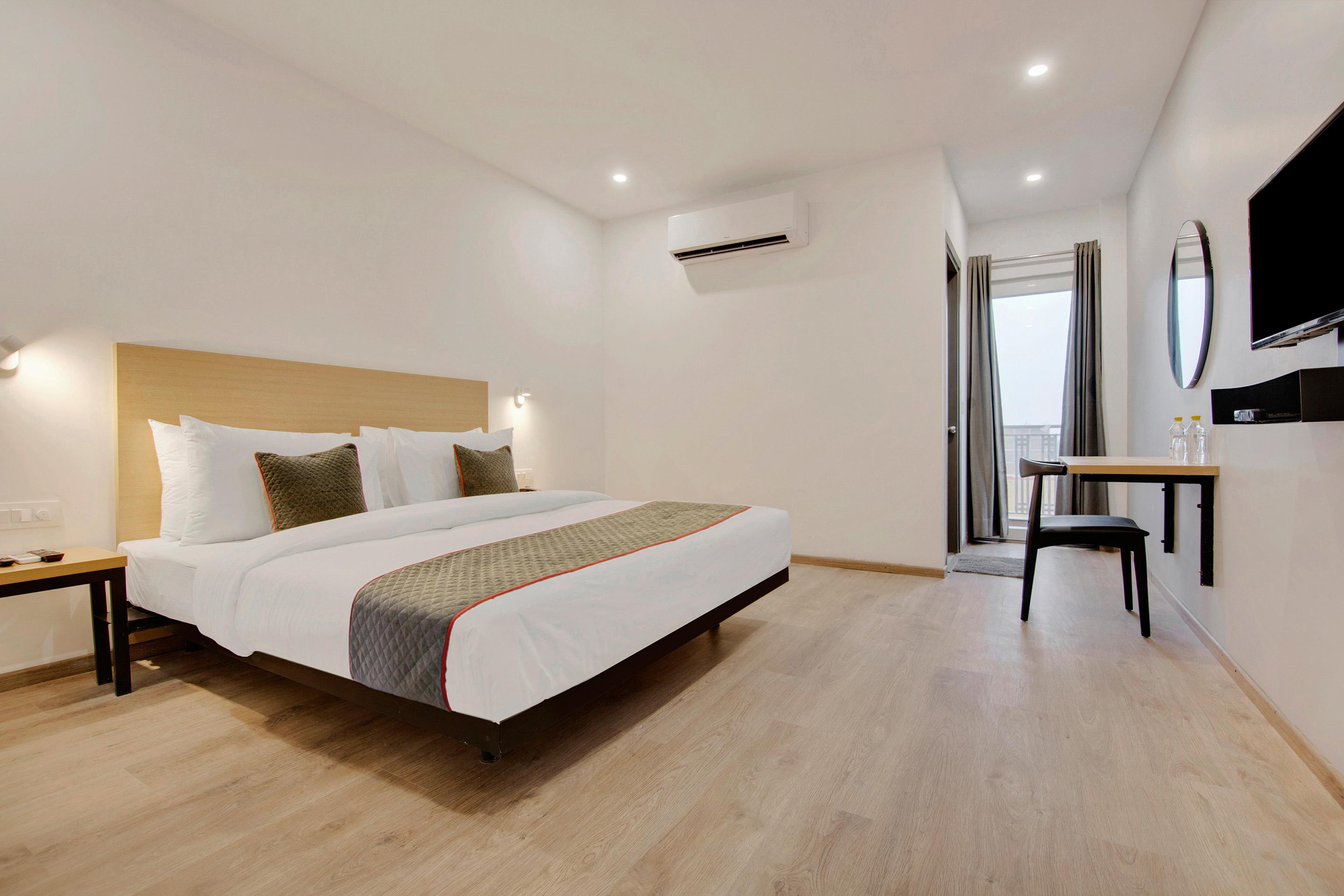 Townhouse Sector 49 Near Logix City Centre Noida Dış mekan fotoğraf