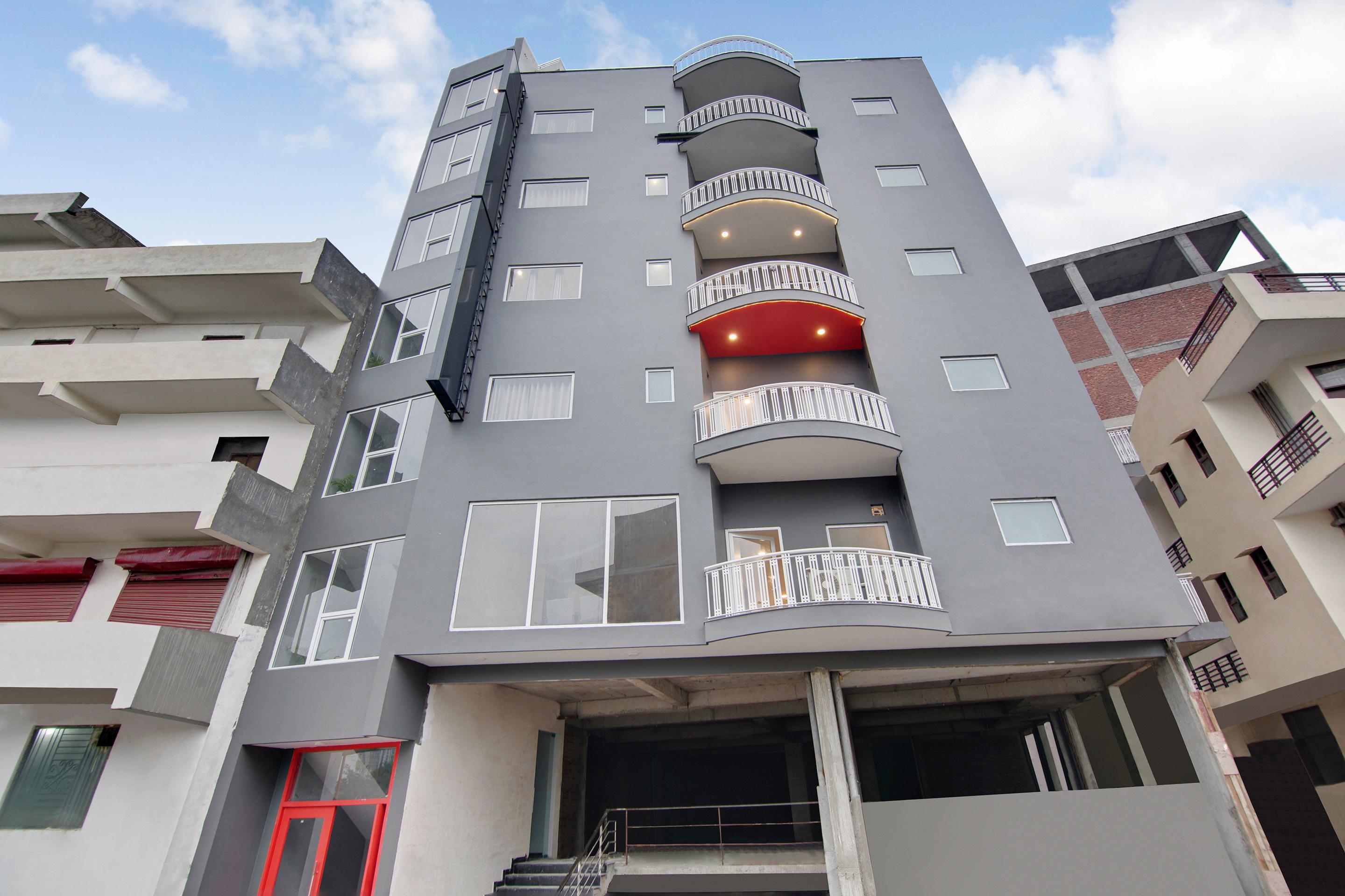 Townhouse Sector 49 Near Logix City Centre Noida Dış mekan fotoğraf