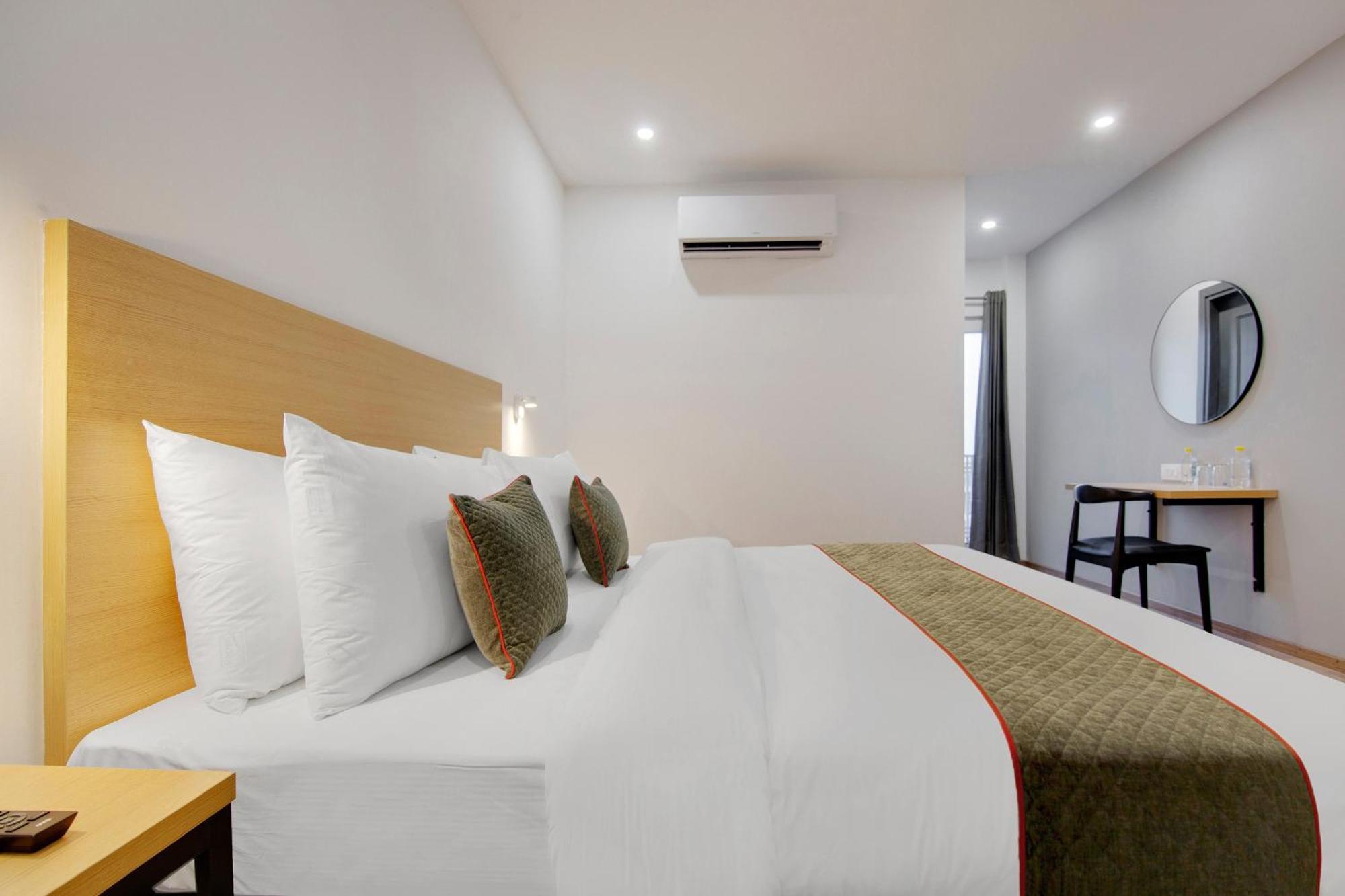 Townhouse Sector 49 Near Logix City Centre Noida Dış mekan fotoğraf