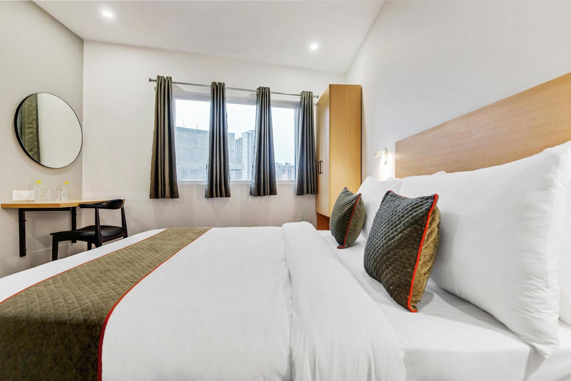 Townhouse Sector 49 Near Logix City Centre Noida Dış mekan fotoğraf