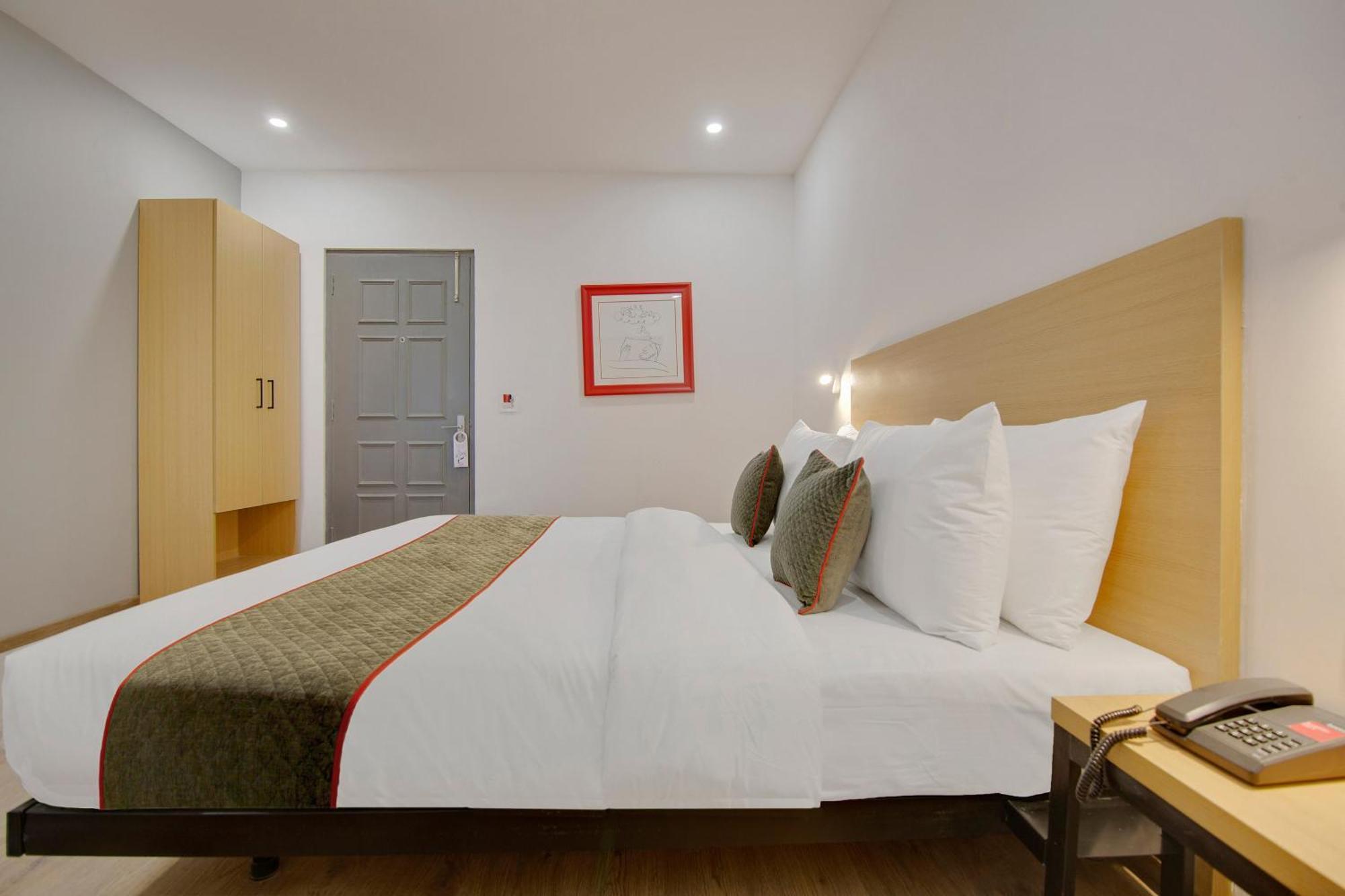 Townhouse Sector 49 Near Logix City Centre Noida Dış mekan fotoğraf