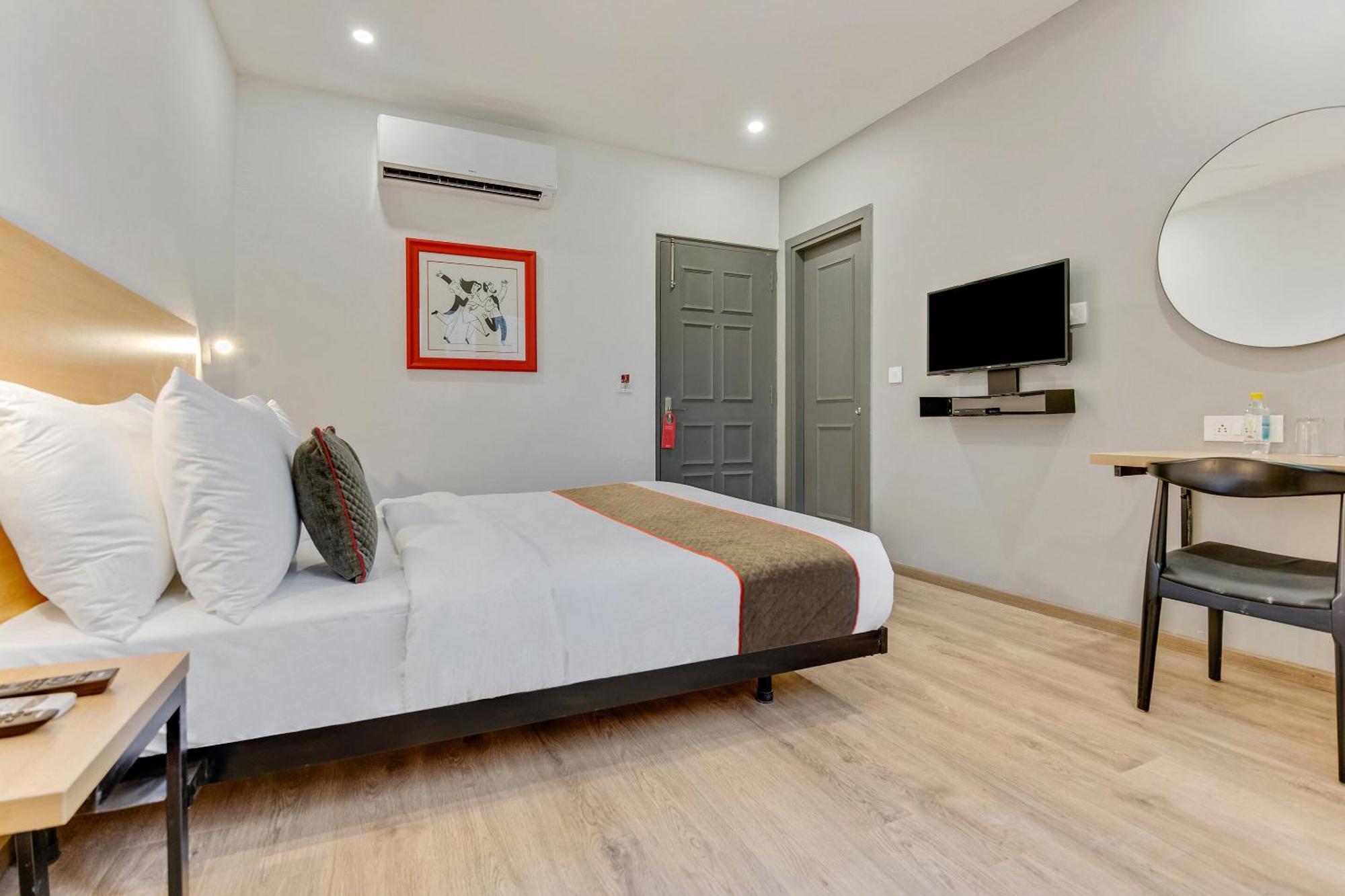Townhouse Sector 49 Near Logix City Centre Noida Dış mekan fotoğraf