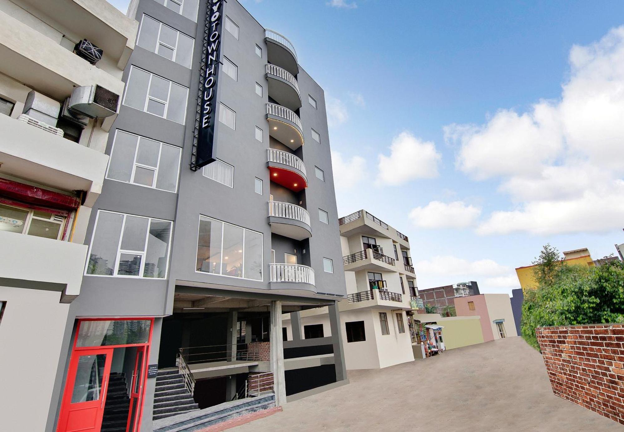 Townhouse Sector 49 Near Logix City Centre Noida Dış mekan fotoğraf