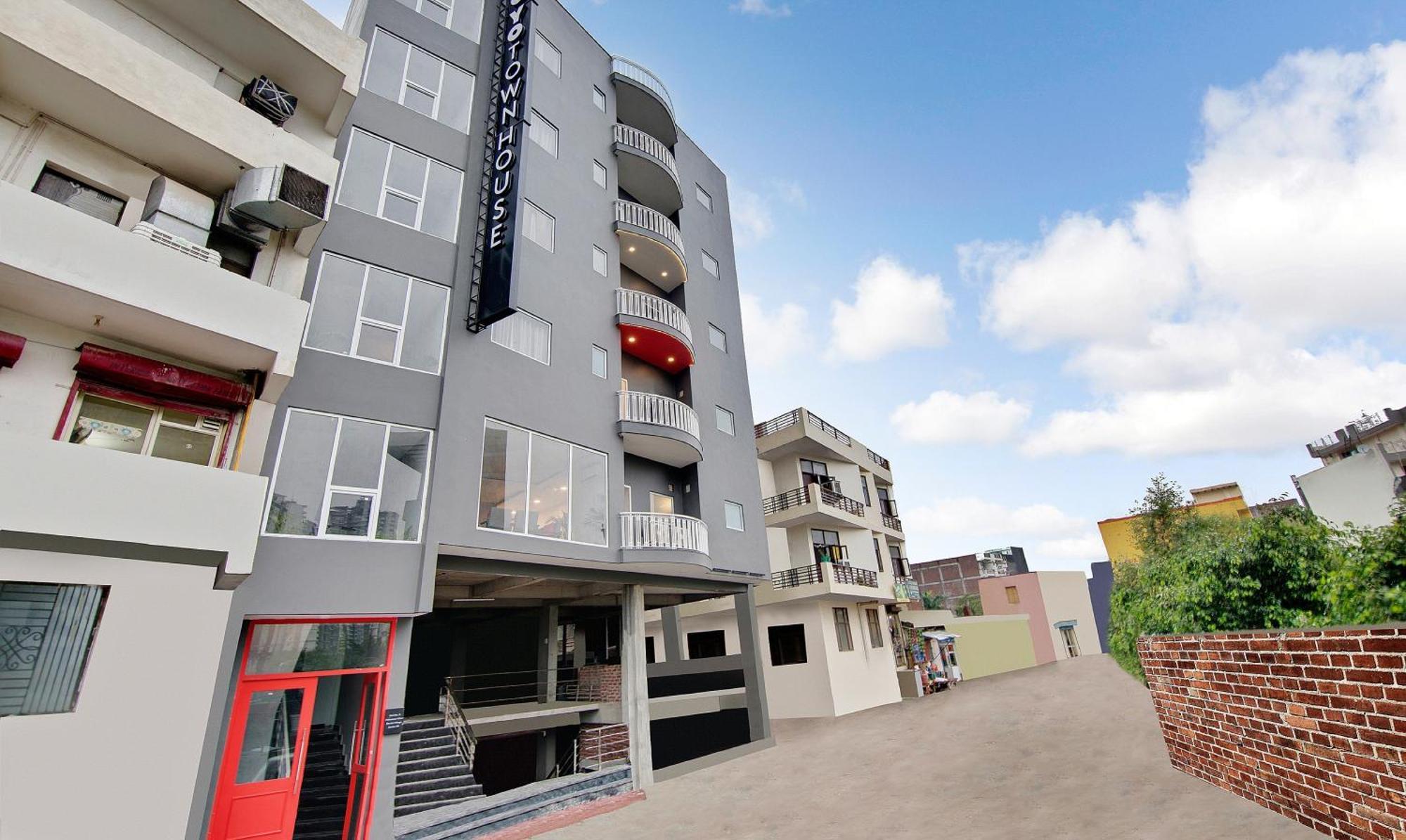 Townhouse Sector 49 Near Logix City Centre Noida Dış mekan fotoğraf