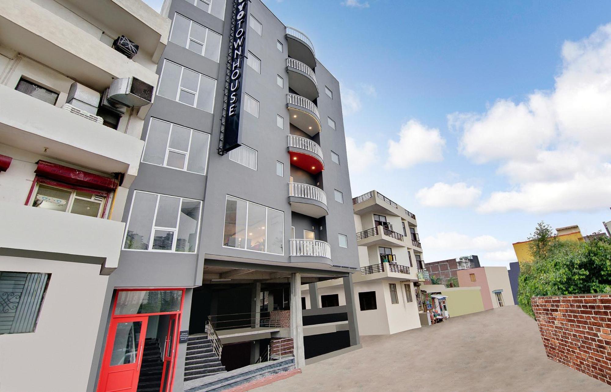 Townhouse Sector 49 Near Logix City Centre Noida Dış mekan fotoğraf