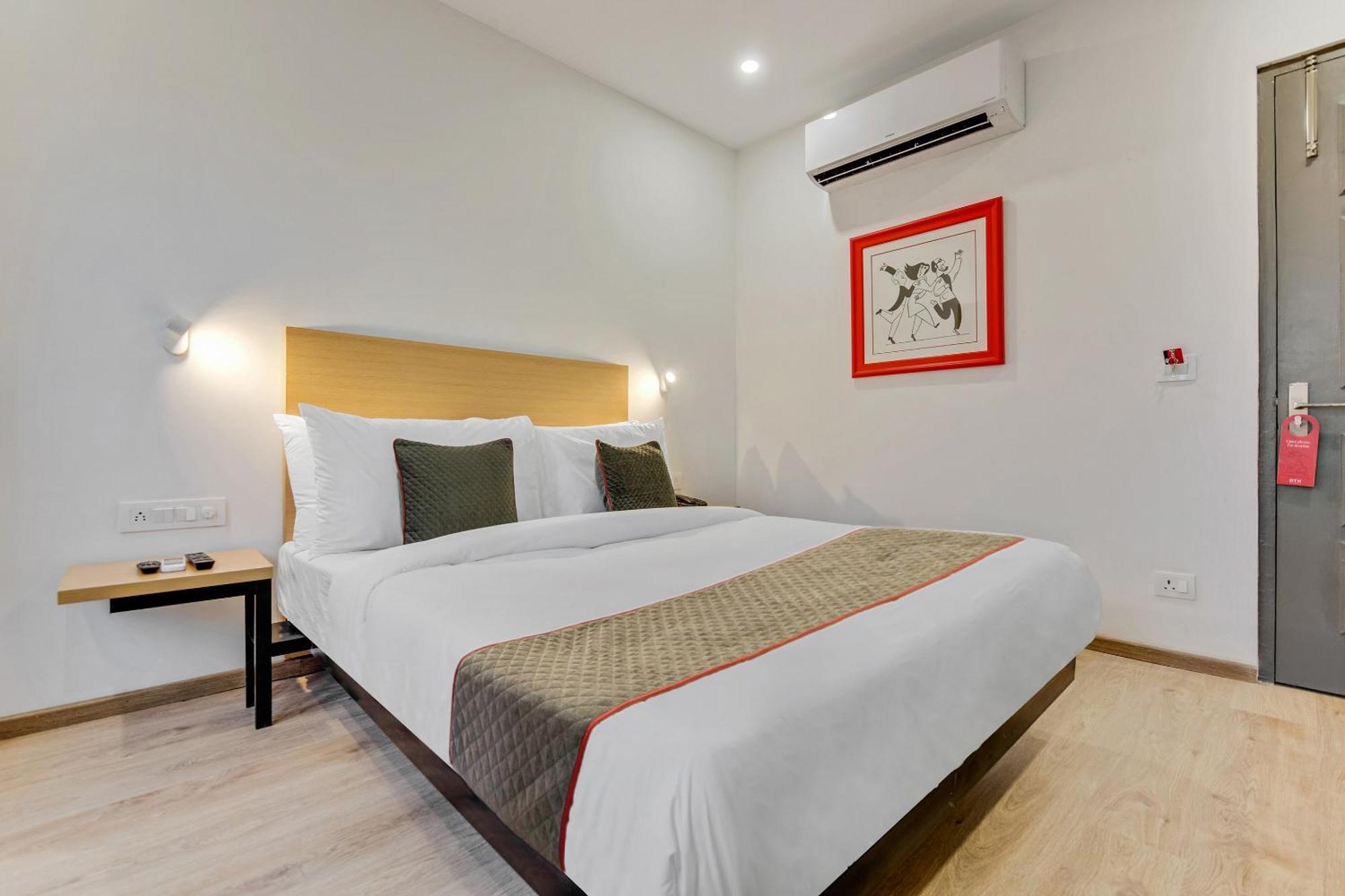 Townhouse Sector 49 Near Logix City Centre Noida Dış mekan fotoğraf