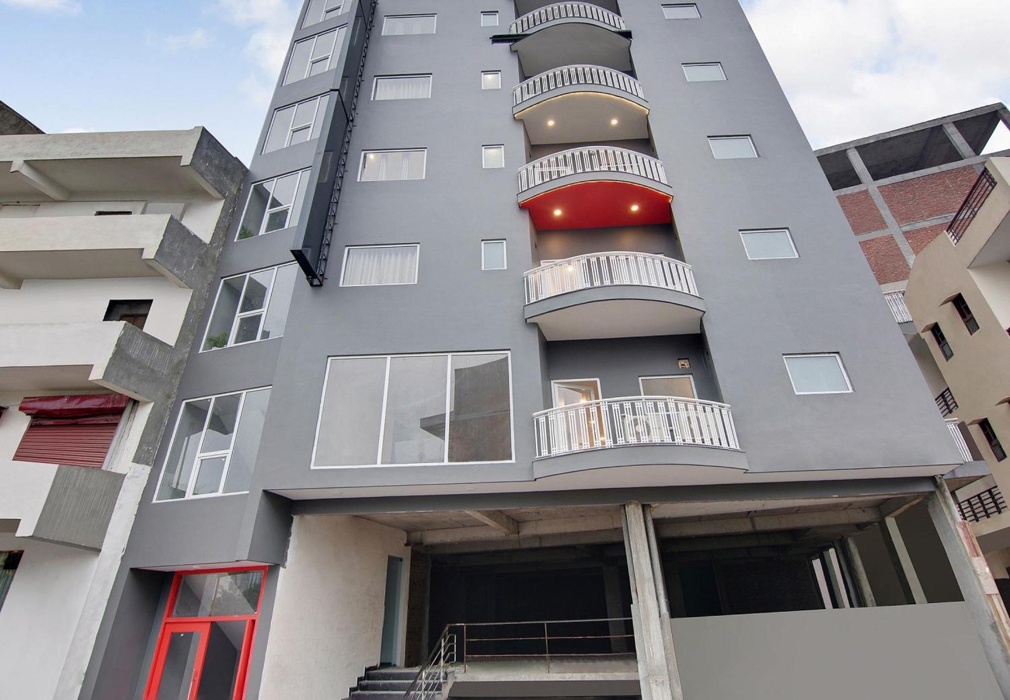 Townhouse Sector 49 Near Logix City Centre Noida Dış mekan fotoğraf